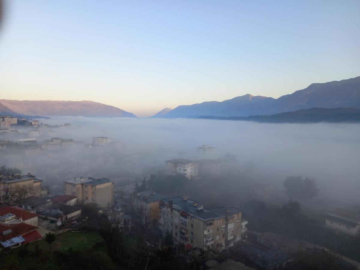 Vladimir Estate Hotel Gjirokastër Exteriör bild