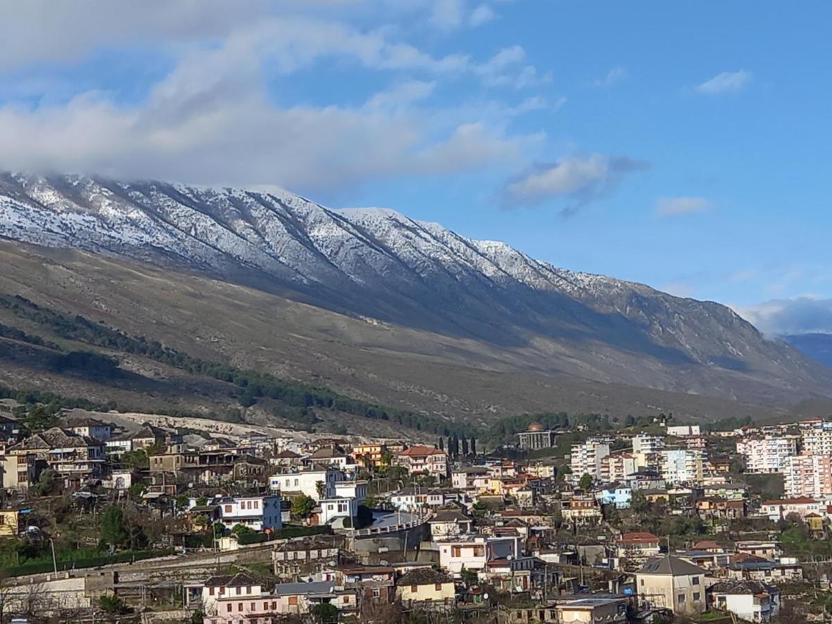 Vladimir Estate Hotel Gjirokastër Exteriör bild