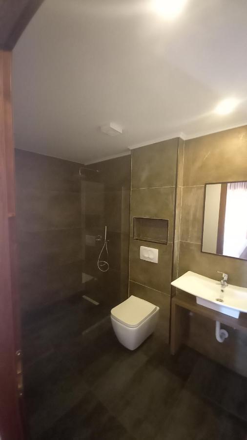 Vladimir Estate Hotel Gjirokastër Exteriör bild