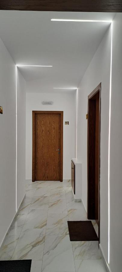 Vladimir Estate Hotel Gjirokastër Exteriör bild